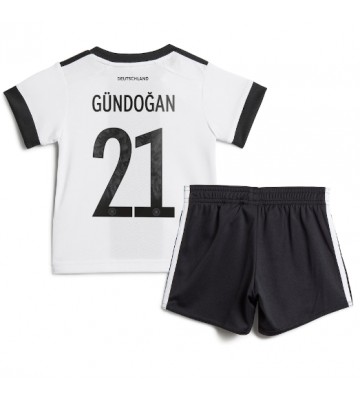 Tyskland Ilkay Gundogan #21 Replika Babytøj Hjemmebanesæt Børn VM 2022 Kortærmet (+ Korte bukser)